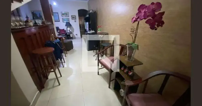 Casa com 2 quartos para alugar na Rua Saturnino de Brito, Marapé, Santos