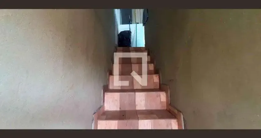 Casa com 2 quartos para alugar na Rua Américo da Silva, Jardim Roberto, Osasco