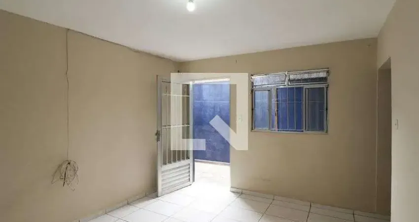 Casa com 2 quartos para alugar na Rua Guilherme de Mello, Vila Roque, São Paulo