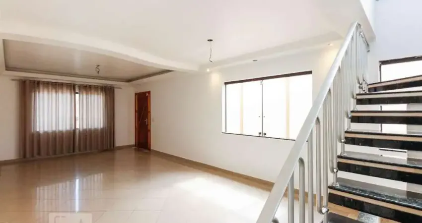 Casa com 3 quartos para alugar na Rua Manuel Onha, Mooca, São Paulo