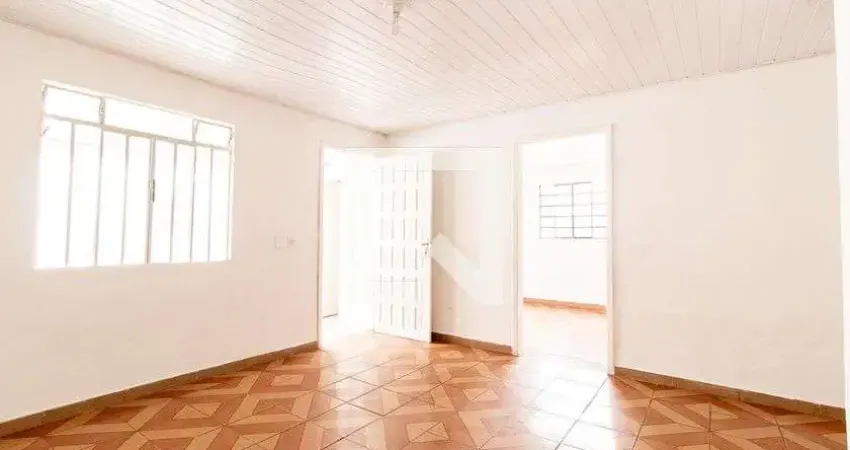 Casa com 3 quartos para alugar na Rua O Brasil para Cristo, Boqueirão, Curitiba