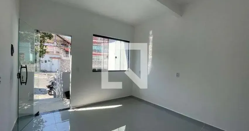 Casa com 2 quartos para alugar na Rua Odete Costa Barros, Centro, Duque de Caxias