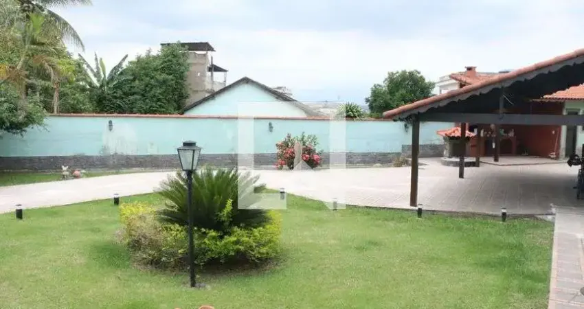 Casa com 4 quartos para alugar na Rua Santo Antônio, Centro, Belford Roxo