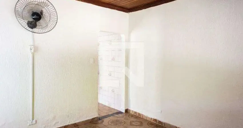 Casa com 2 quartos para alugar na Rua Dentista Barreto, Vila Carrão, São Paulo