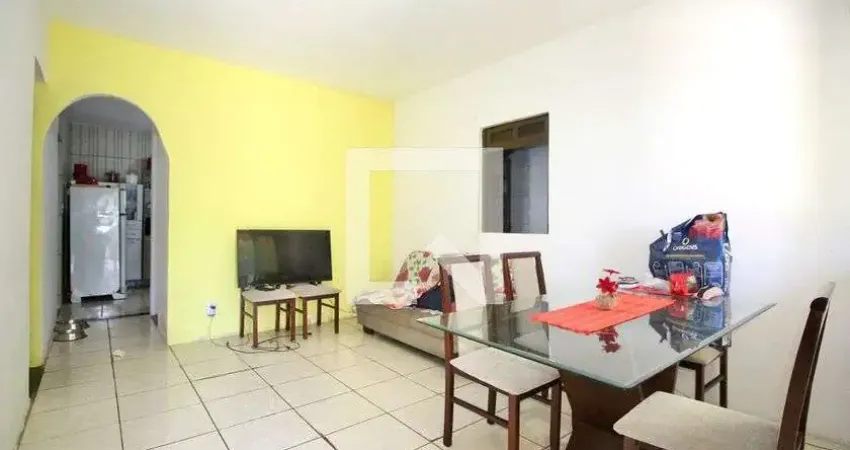 Casa com 3 quartos para alugar na Rua Lavínia Magalhães, Boca do Rio, Salvador