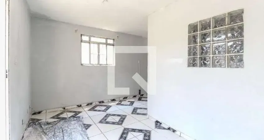 Casa com 2 quartos para alugar na Avenida Maraial, Artur Alvim, São Paulo