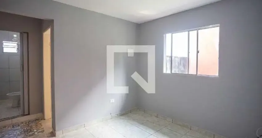 Casa com 1 quarto para alugar na Avenida das Ameixeiras, Taboão, Diadema