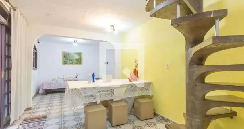 Casa com 2 quartos para alugar na Rua Paranaense, Novo Osasco, Osasco