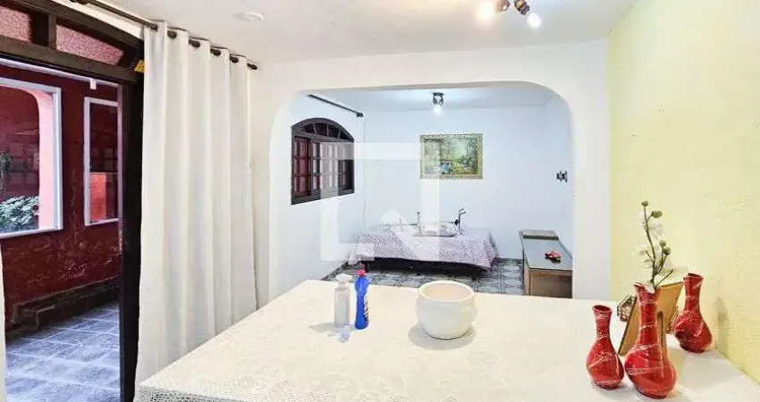 Casa com 2 quartos para alugar na Rua Paranaense, Novo Osasco, Osasco