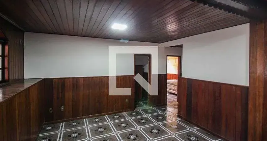Casa com 3 quartos para alugar na Rua Heitor da Costa Val, Centro, Mesquita