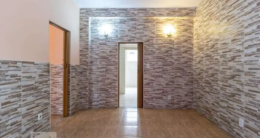 Casa com 2 quartos para alugar na Rua Leopoldina Rego, Penha, Rio de Janeiro