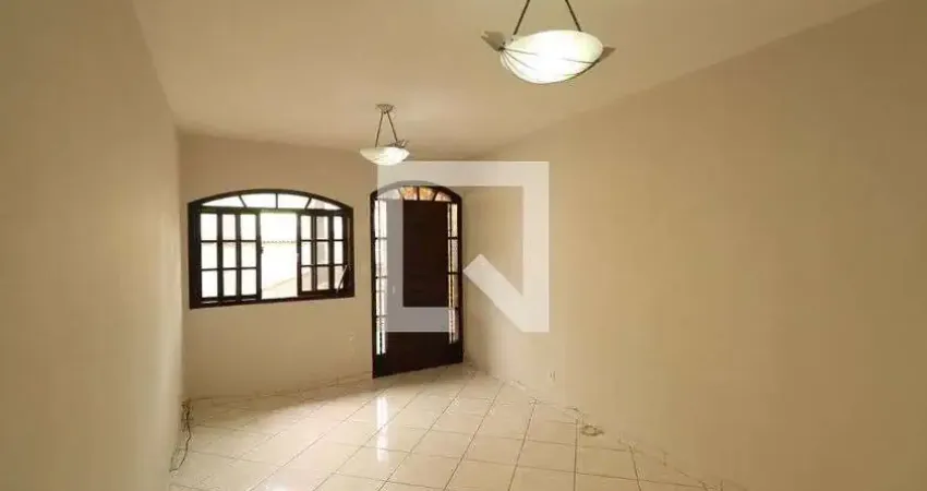 Casa com 2 quartos para alugar na Rua Virgínia Curi, Rocha, São Gonçalo