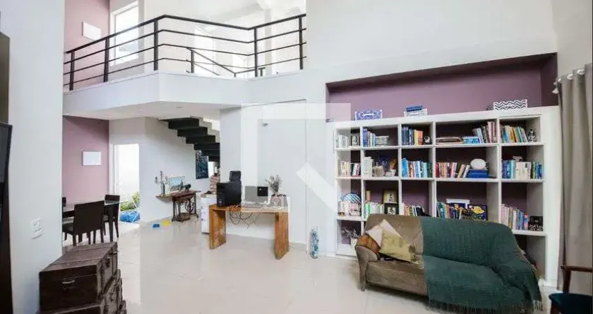 Casa / sobrado em condomínio para aluguel - independência, 3 quartos,  300 m² - taubaté