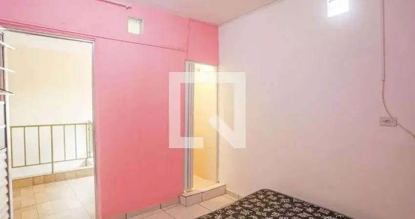 Casa com 2 quartos para alugar na Avenida Presidente Juscelino, Piraporinha, Diadema