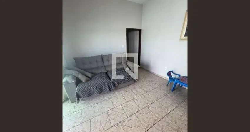 Casa com 3 quartos para alugar na Rua Benjamin Constant, Pedra Azul, Contagem