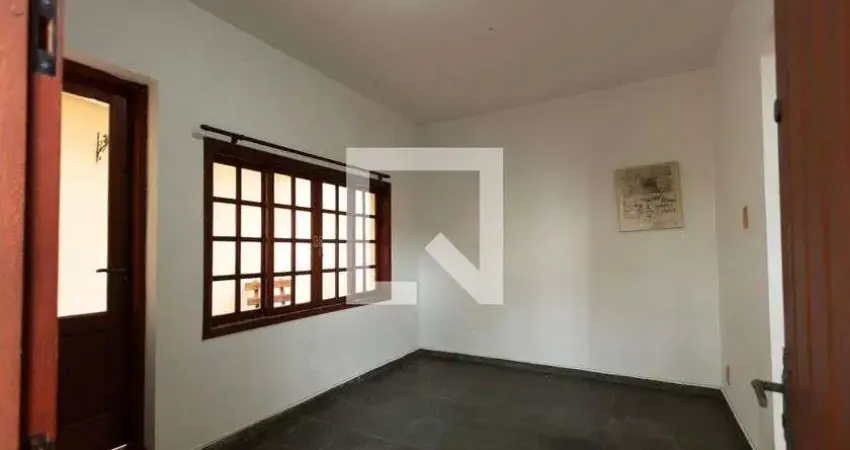 Casa com 4 quartos para alugar na Rua Pombal Ruggeri, Vila Trujillo, Sorocaba