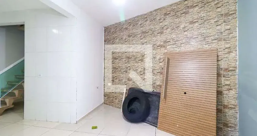 Casa com 2 quartos para alugar na Rua Música Misteriosa, Vila Jacuí, São Paulo
