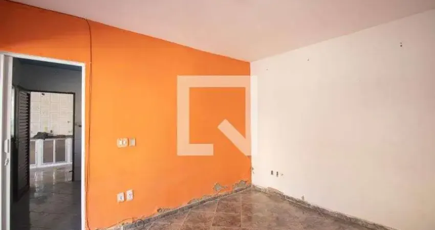 Casa com 1 quarto para alugar na Rua Senador Lima Guimarães, Raul Veiga, São Gonçalo