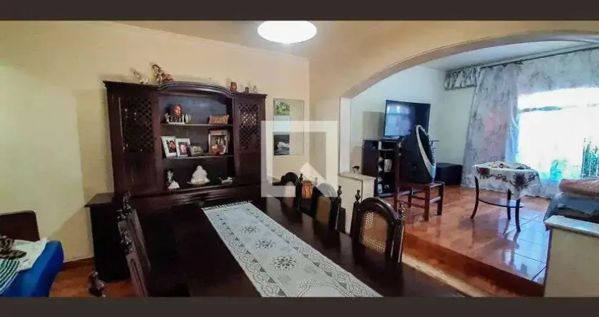 Casa com 3 quartos para alugar na Avenida João de Andrade, Vila Yolanda, Osasco