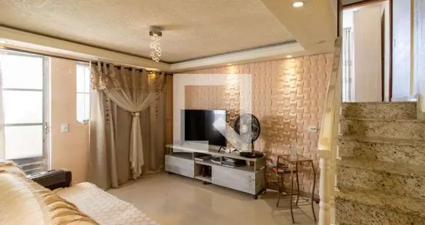 Casa com 2 quartos para alugar na Rua Alípio de Souza, Taboão, Guarulhos