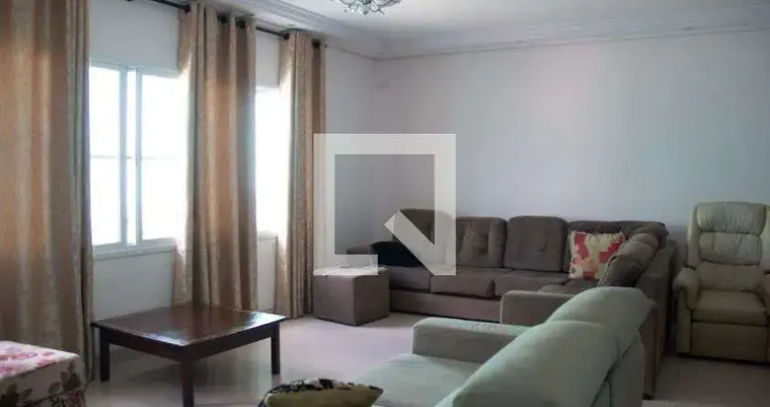 Casa com 4 quartos para alugar na Rua Manoel Moreira de Azevedo, Centro, Suzano