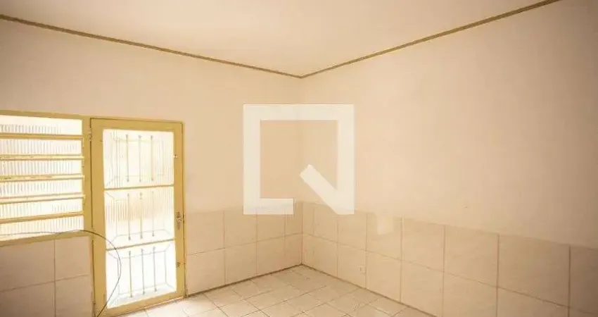 Casa com 2 quartos para alugar na Rua José Galdino de Lucena, Vila Jaguara, São Paulo