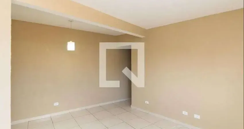 Casa com 2 quartos para alugar na Avenida Deocleciano Alves Pereira, Vila Rosária, São Paulo