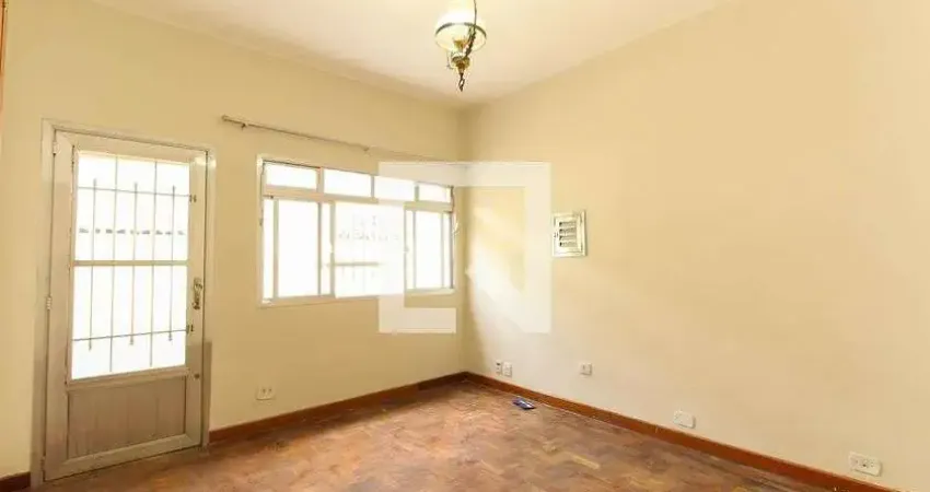 Casa com 3 quartos para alugar na Rua Tobias Barreto, Belém, São Paulo