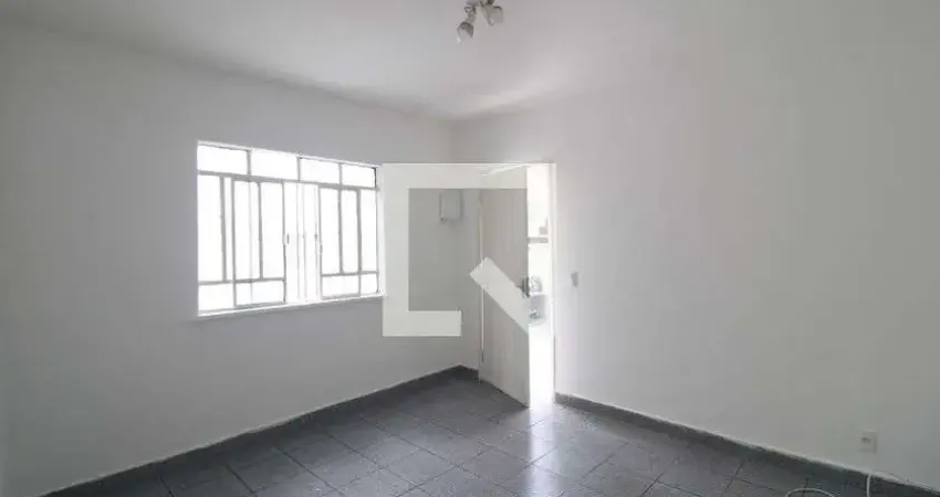 Casa com 2 quartos para alugar na Avenida do Rio Bonito, Veleiros, São Paulo