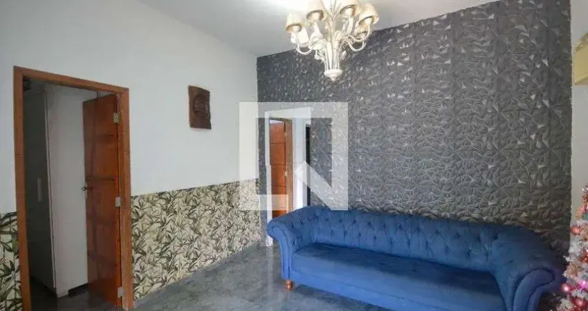 Casa com 3 quartos para alugar na Rua Dom Torquato, Da Luz, Nova Iguaçu