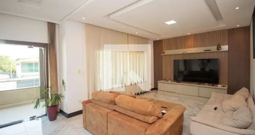 Casa com 5 quartos para alugar na Rua do Silêncio, Colonial, Contagem