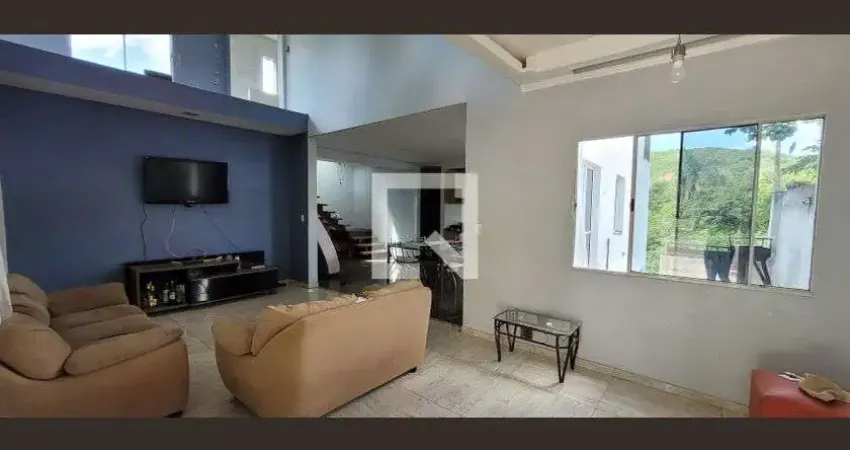 Casa com 2 quartos para alugar na Avenida Chet Miller, Bom Retiro, Betim