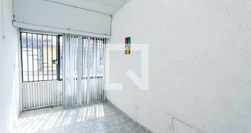 Casa com 1 quarto para alugar na Rua São Cândido, Vila Zat, São Paulo