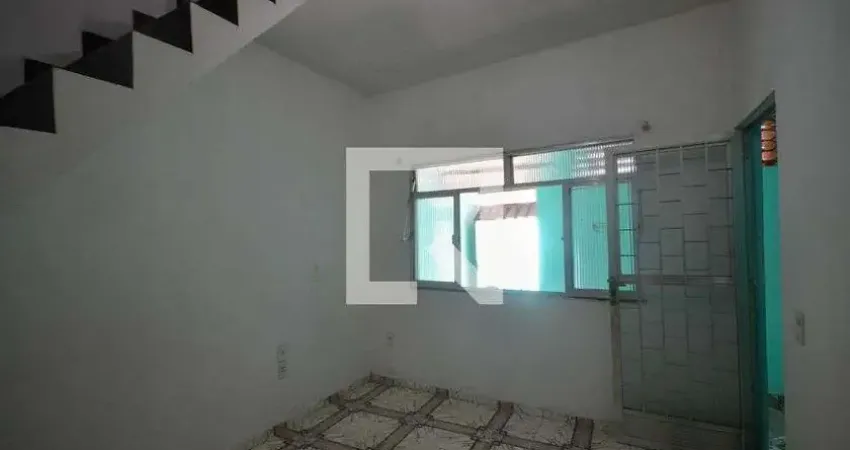 Casa com 2 quartos para alugar na Rua Doutor Manoel Reis, Centro, Nilópolis