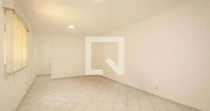 Casa com 2 quartos para alugar na Rua Ida Maia de Carvalho, Vila Clara, São Paulo