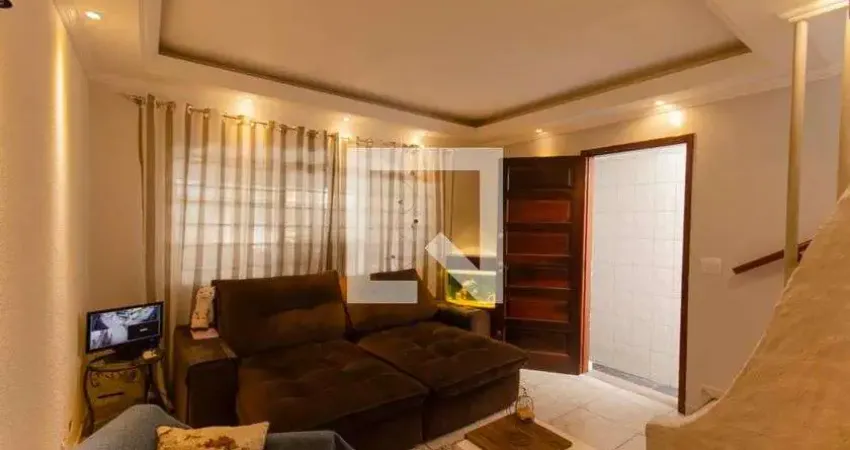 Casa com 3 quartos para alugar na Rua Álvaro Reis, Vila Dalila, São Paulo