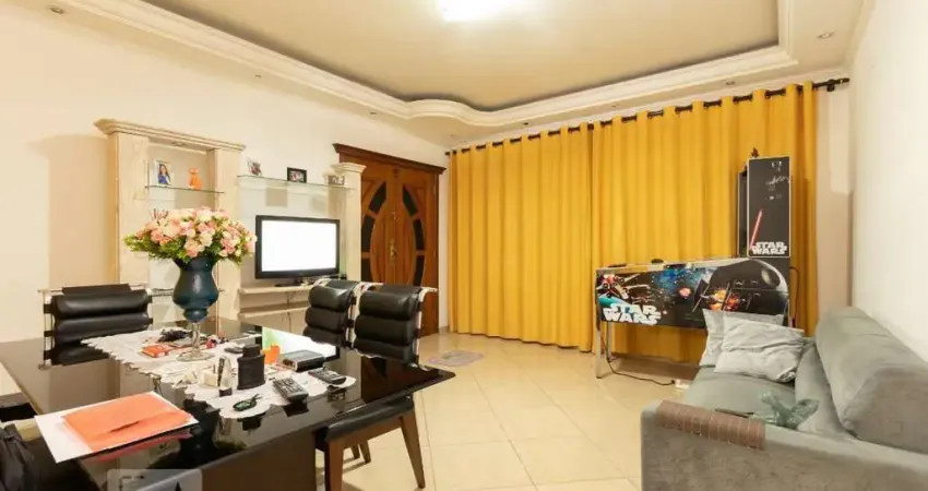 Casa com 4 quartos para alugar na Rua São Pedro do Jequitinhonha, Vila Jacuí, São Paulo