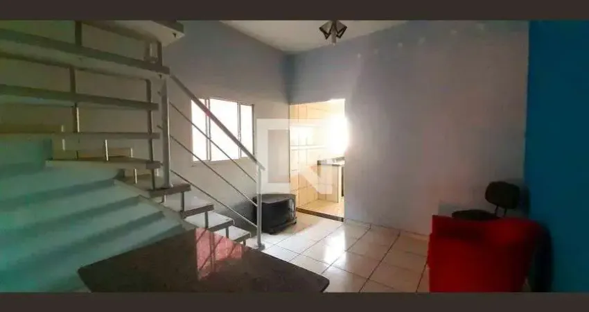 Casa com 2 quartos para alugar na Rua Luciano Meli, Jardim Elvira, Osasco