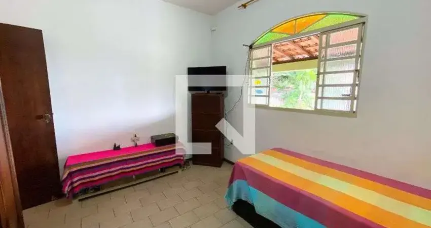 Casa com 5 quartos para alugar na Rua dos Espanhóis, Flamengo, Contagem