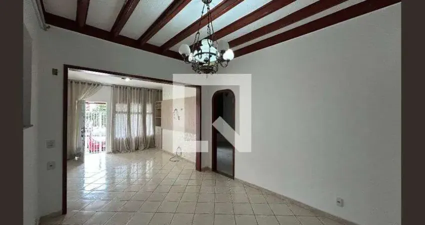 Casa com 3 quartos para alugar na Rua Itobi, Méier, Rio de Janeiro