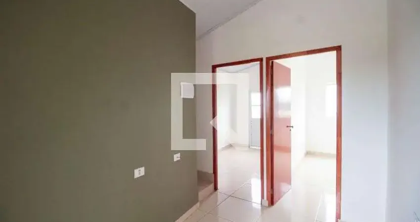 Casa com 2 quartos para alugar na Rua Jacinto Estivão, Jaraguá, São Paulo