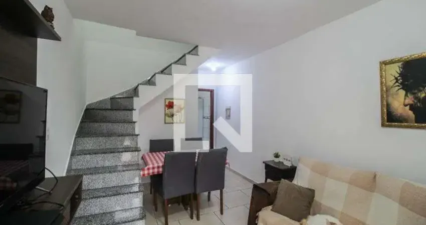 Casa com 2 quartos para alugar na Rua Clóvis Beviláqua, Olinda, Nilópolis