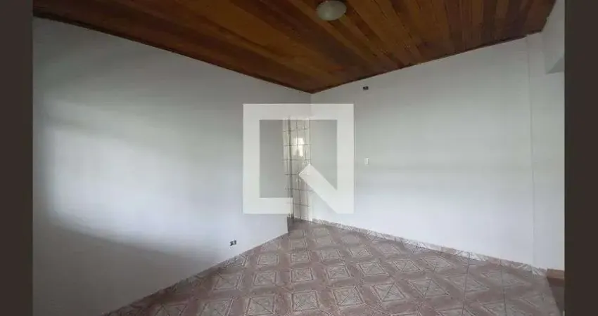 Casa com 2 quartos para alugar na Rua Madame Curie, Picanço, Guarulhos