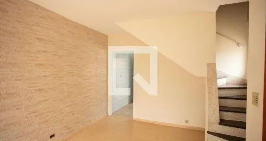 Casa com 2 quartos para alugar na Rua Clara Camarão, Santana, São Paulo