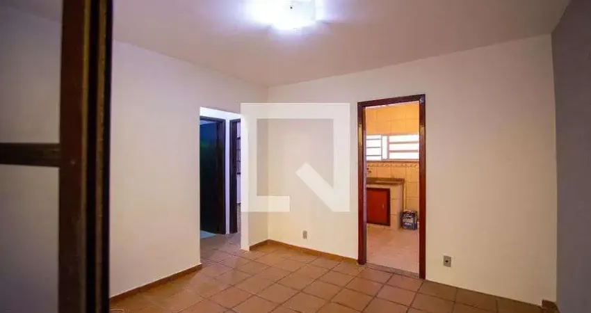 Casa com 3 quartos para alugar na Rua Alzira Duque Estrada, Mutondo, São Gonçalo