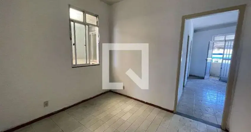 Casa com 2 quartos para alugar na Avenida Duque de Caxias, Centro, Duque de Caxias
