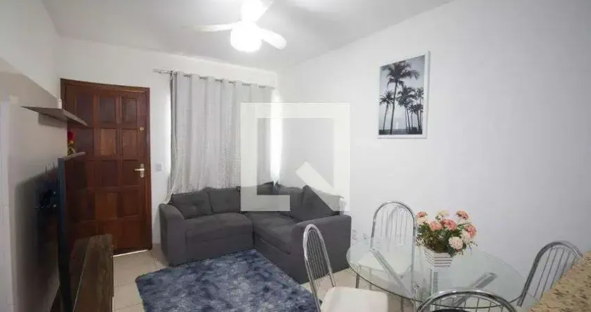 Casa com 3 quartos para alugar na Rua Urbano Santos, Vila Três, São Gonçalo