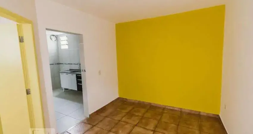 Casa com 2 quartos para alugar na Rua Aurélia, Vila Romana, São Paulo