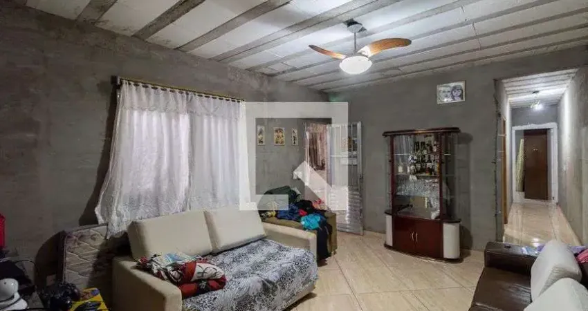 Casa com 3 quartos para alugar na Rua Rio Mamanguape, Itaquera, São Paulo