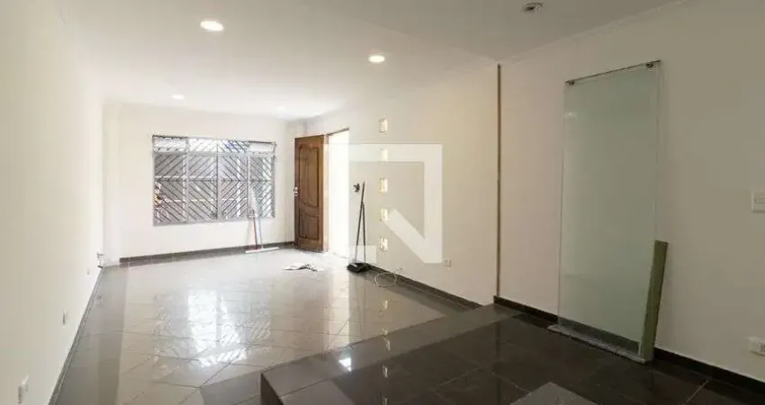 Casa com 2 quartos para alugar na Rua Hélvio de Oliveira Albuquerque, Ponte Rasa, São Paulo